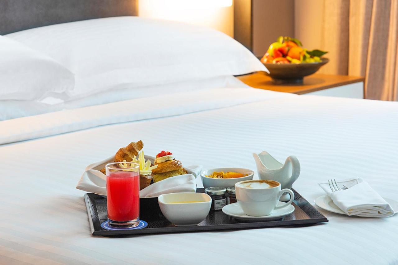 Asiana Grand Hotel 迪拜 外观 照片 Room service